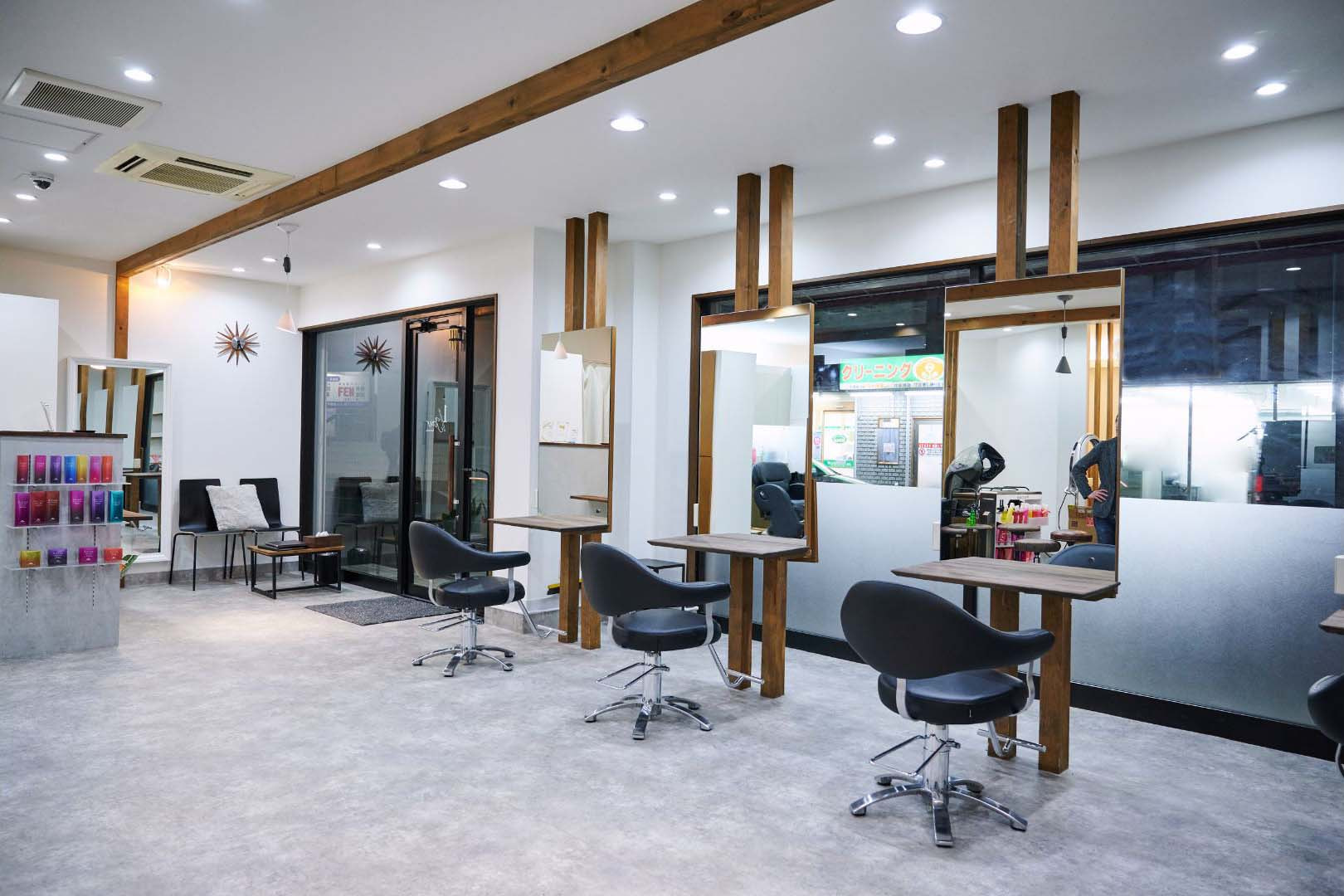 1//jour hairworks アンジュール ヘアワークス